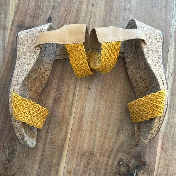 Lucky Brand | Kierony Crocheted Wedges | Golden Yellow | size 7.5 - Picture 4 of 9